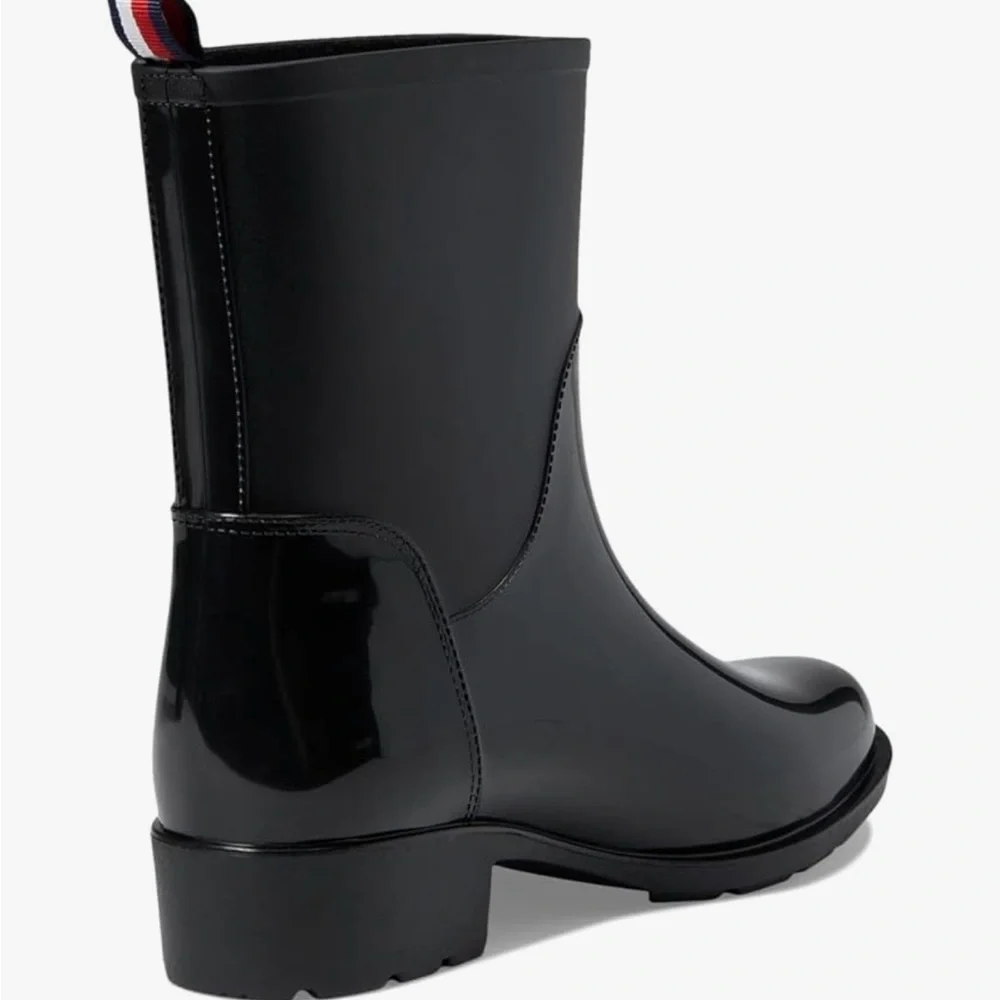New Tommy Hilfiger Women's Kraig Rain Narrow Boots size 8